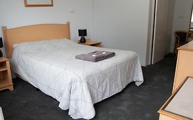 Sportsmans Arms Hotel Motel Deniliquin